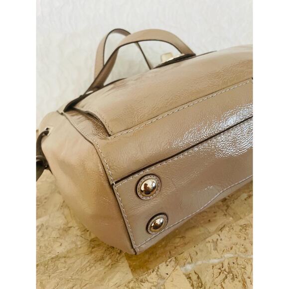 Bundle of 2 Coach Carryall Dove Grey patent leather 19756M and makeup bag - Picture 7 of 10